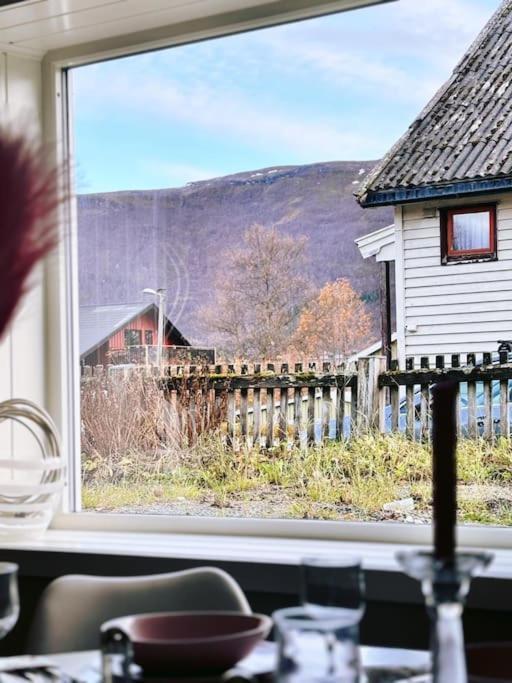 Apartment Koselig Og Sentralt Blant Lokalbefolkningen - Netflix - Parkering Tromso