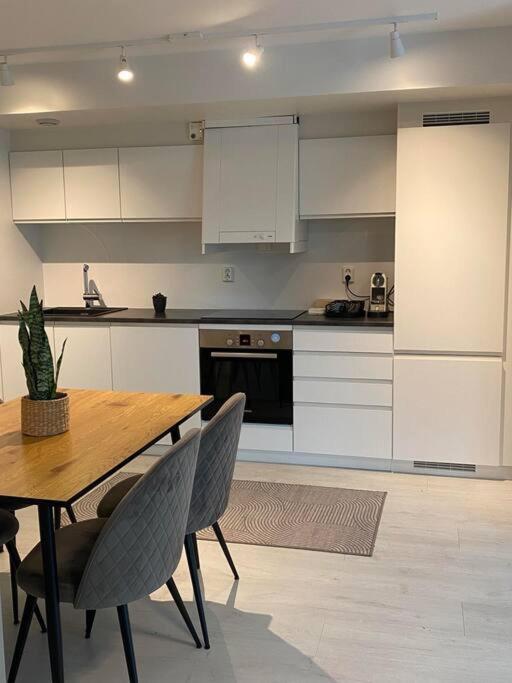 Apartment With Free Parking Near Trail