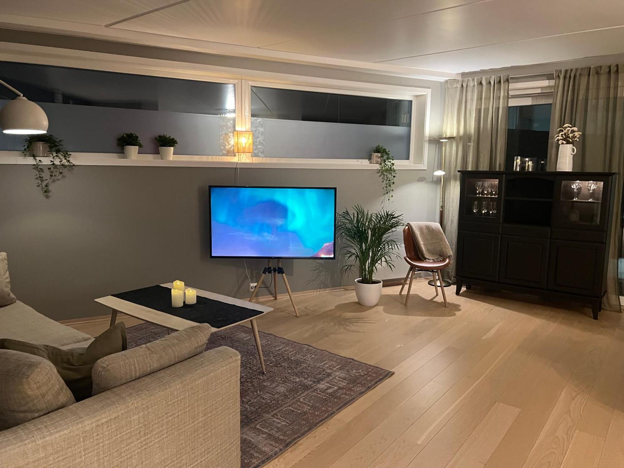 Apartment Koselig Byleilighet Sor I Sentrum Av Tromso. *