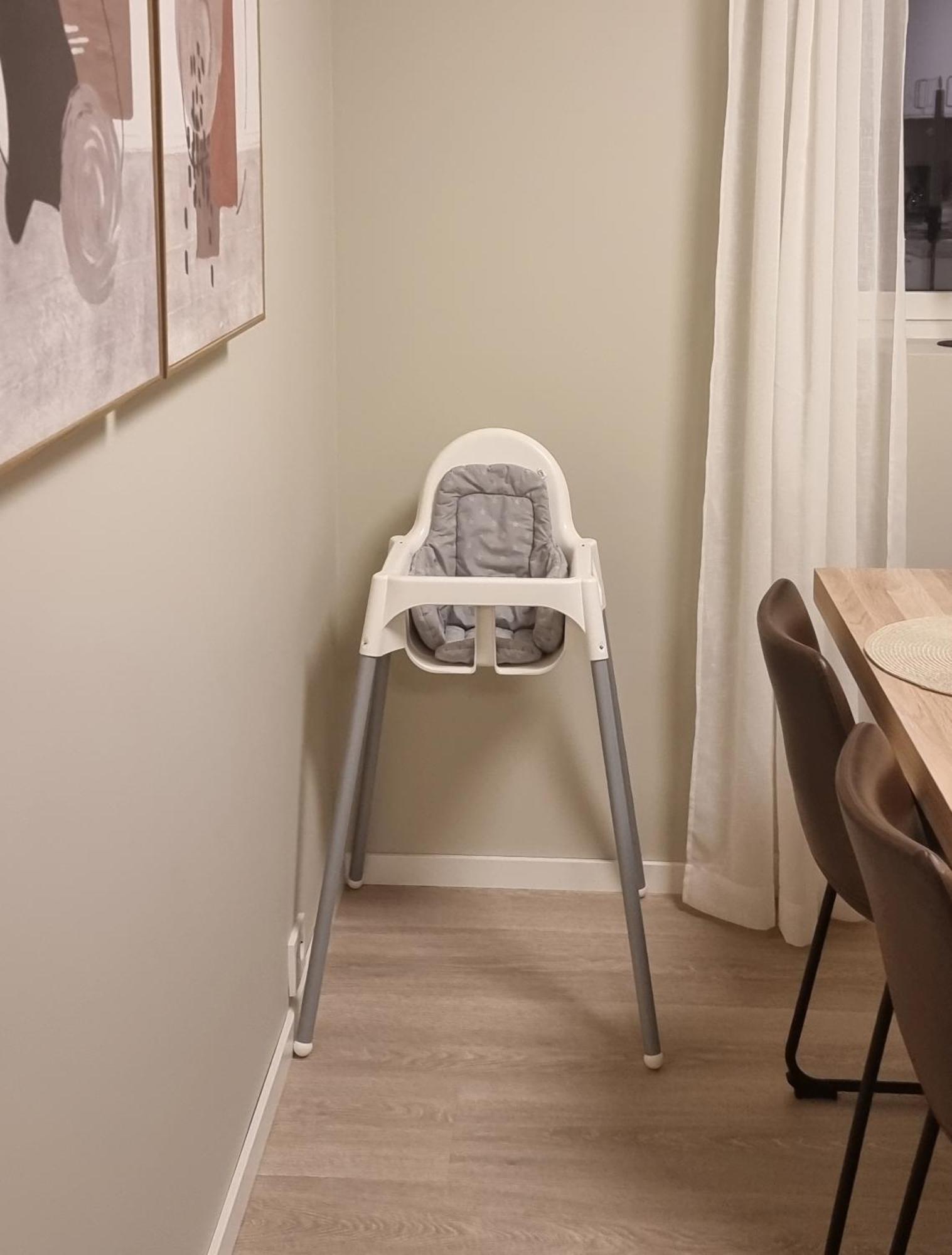 New Renovated Near The Airport With 3 Double Beds