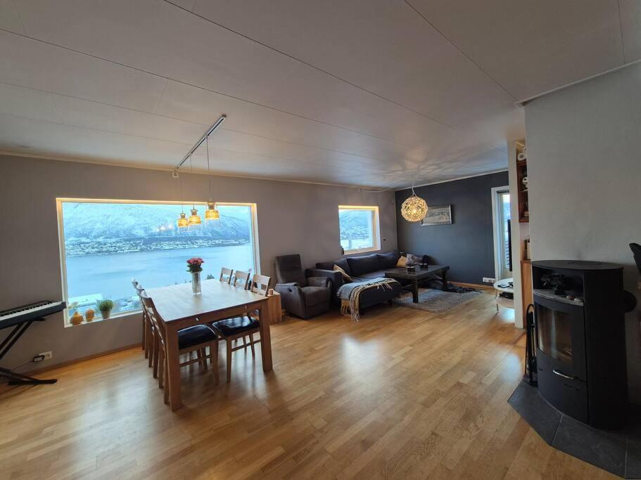 Stor Naert Sentrum Med Nydelig Utsikt! Apartment *