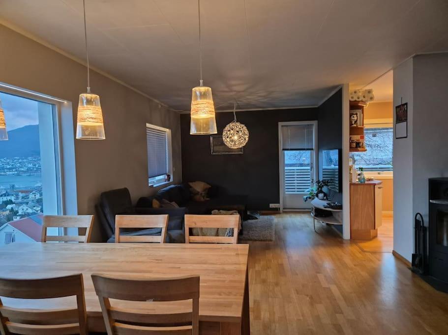 Apartment Stor Naert Sentrum Med Nydelig Utsikt!