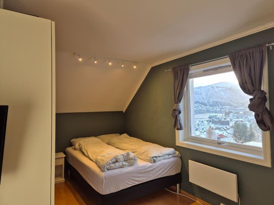 Apartment Stor Naert Sentrum Med Nydelig Utsikt! *