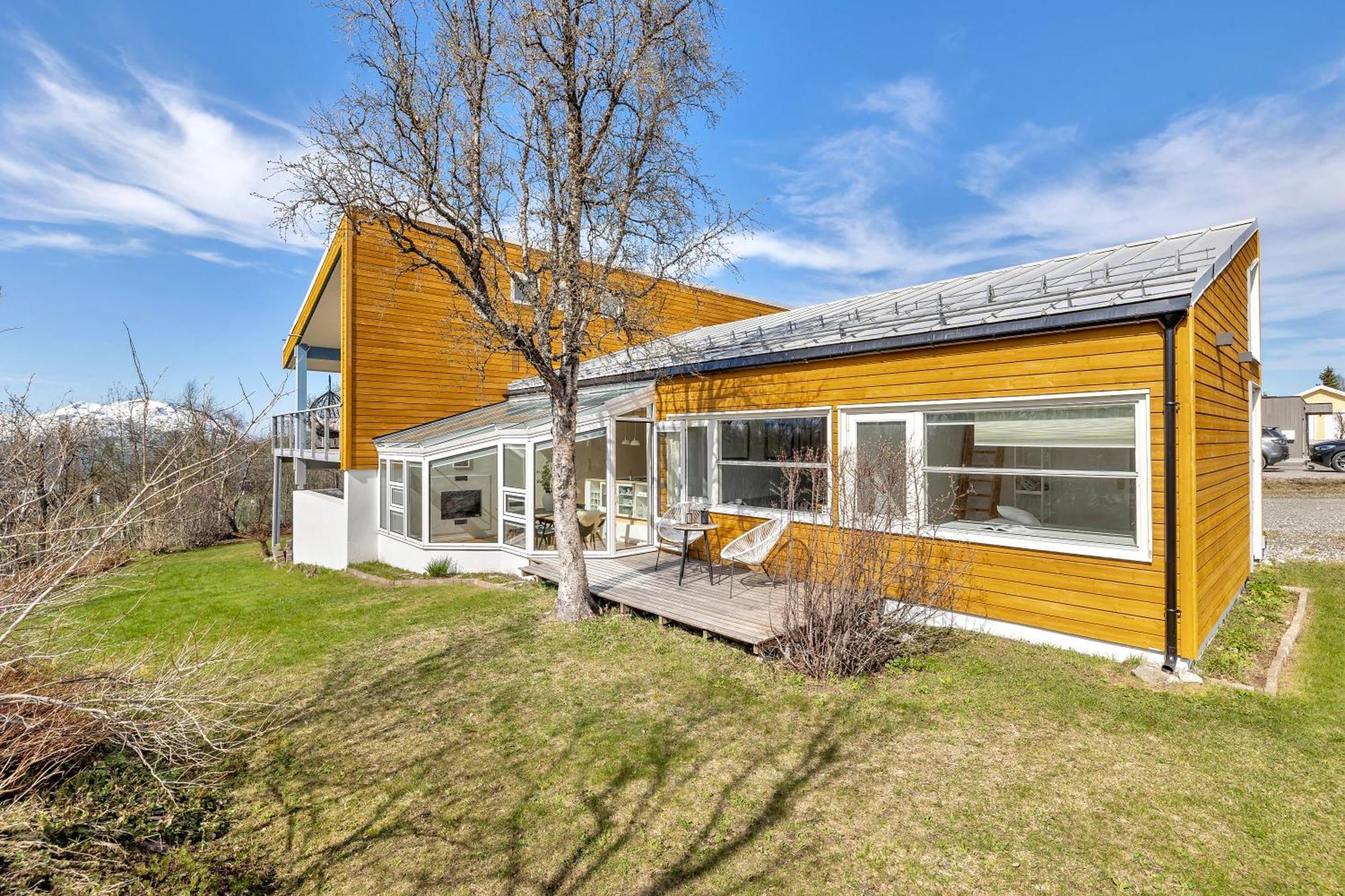 Elegant 4br With Great Views And Location Tromso