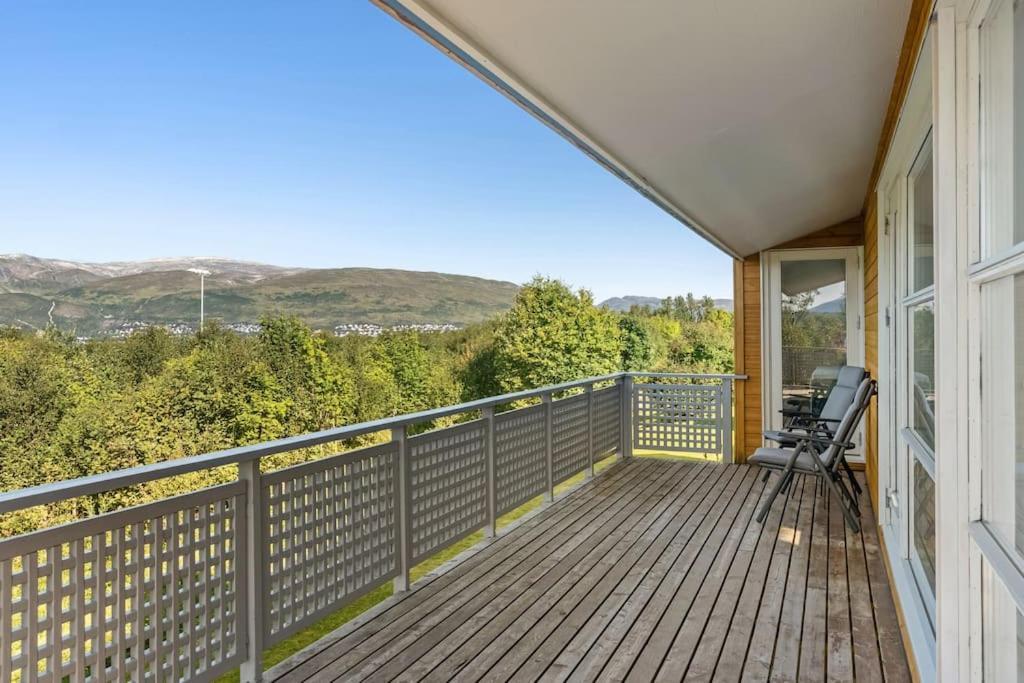 Elegant 4br With Great Views And Location Villa