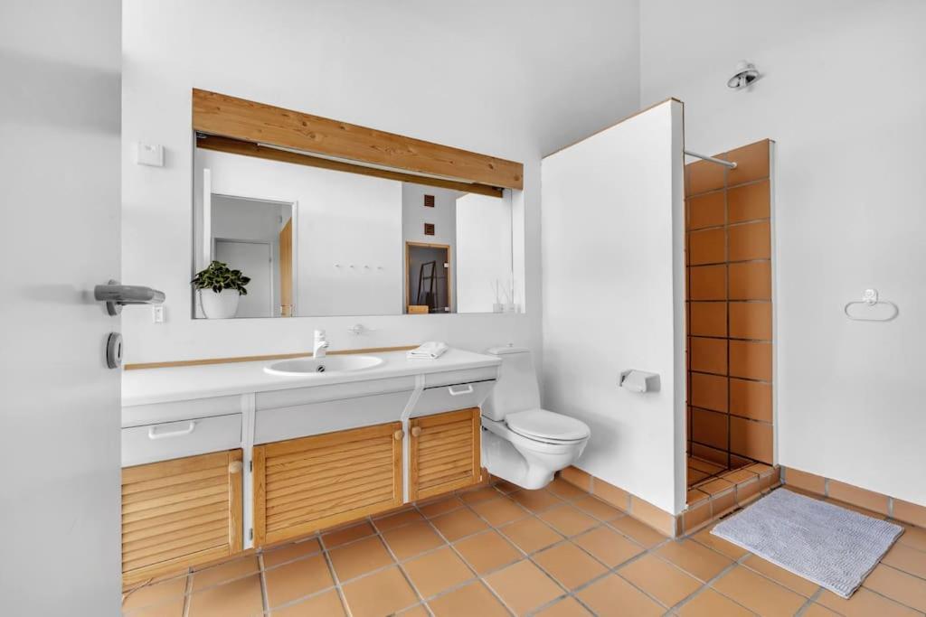 Elegant 4br With Great Views And Location Villa Tromso