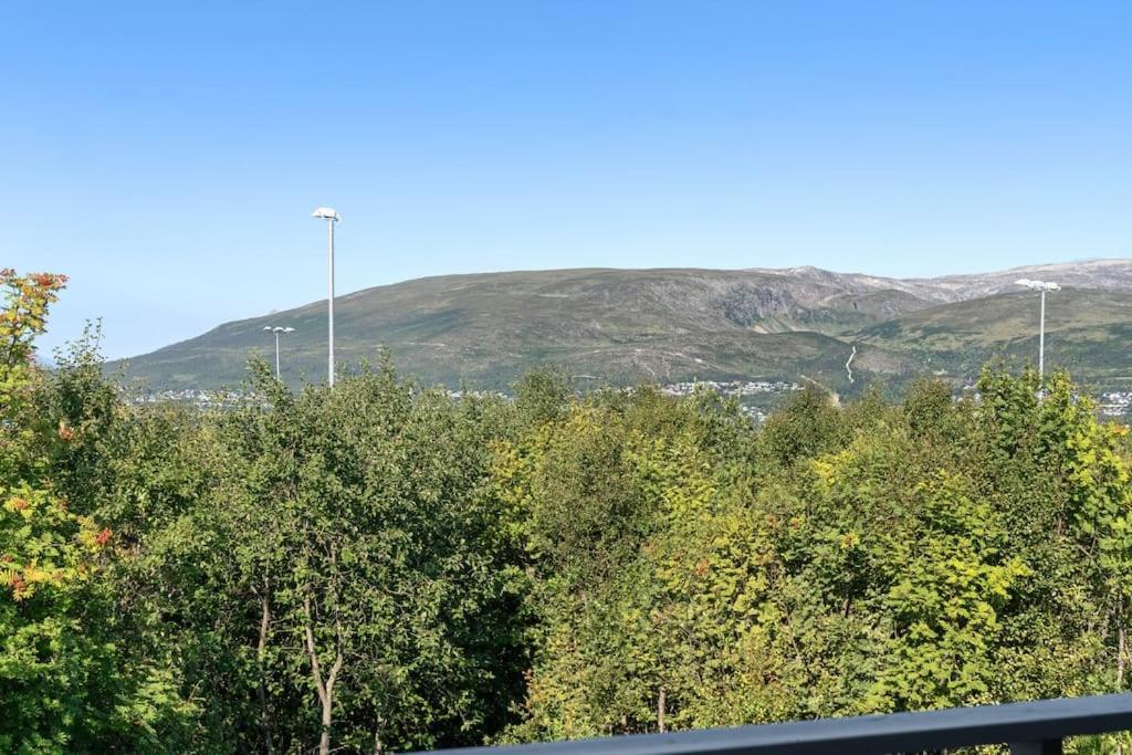Villa Elegant 4br With Great Views And Location Tromso