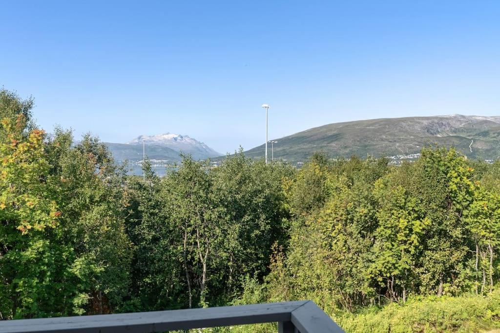 Elegant 4br With Great Views And Location Tromso