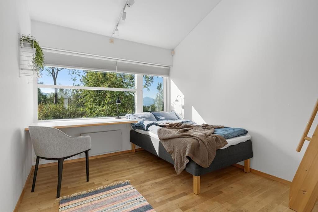 Elegant 4br With Great Views And Location Villa *