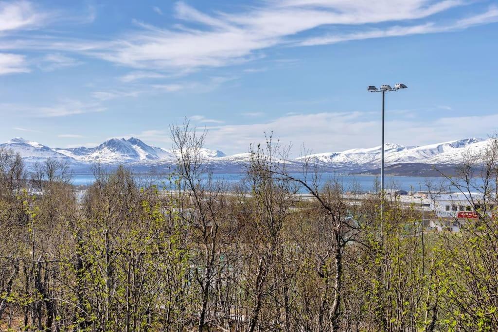 Elegant 4br With Great Views And Location Villa
