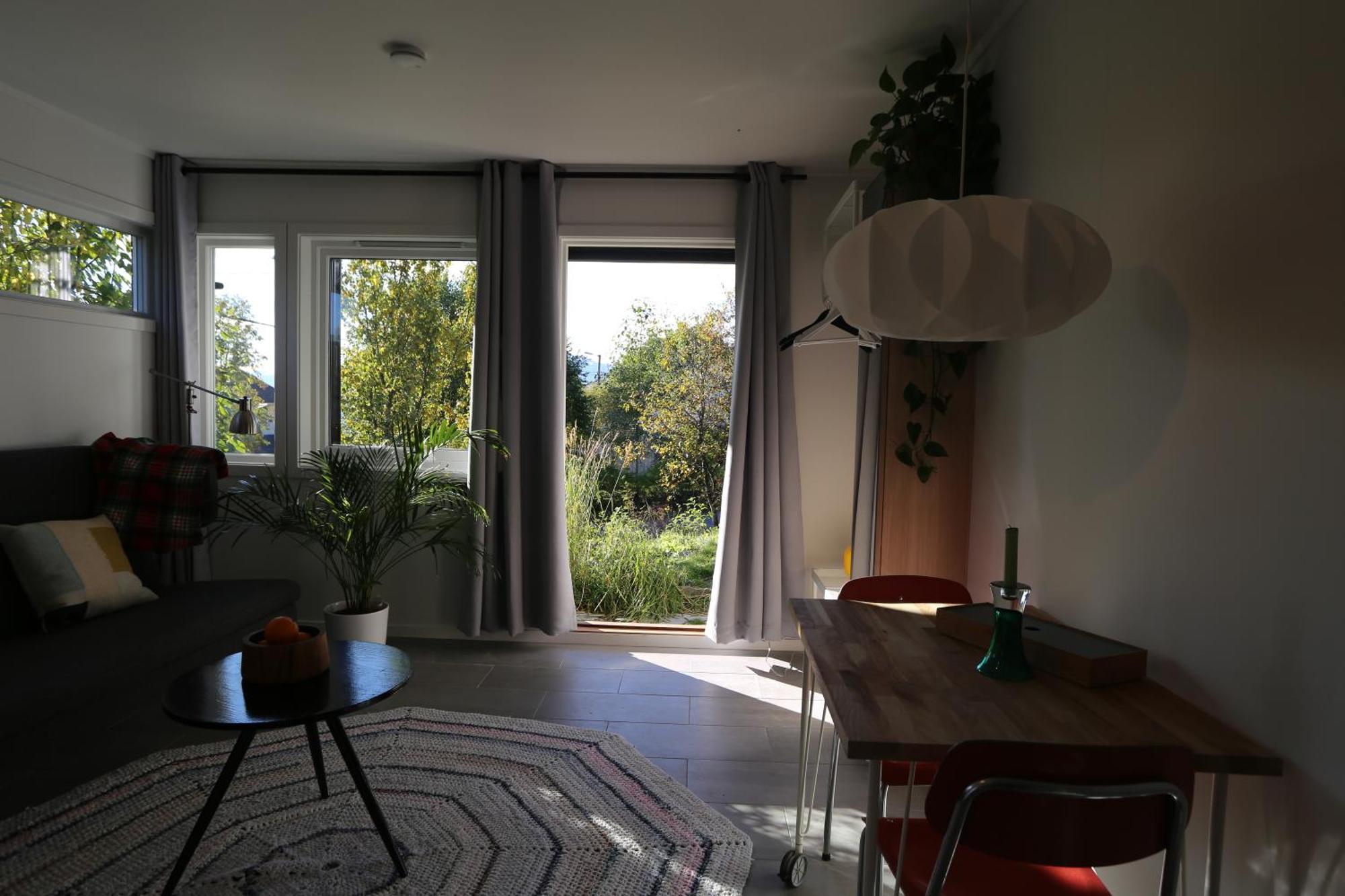 Studio Apartment *