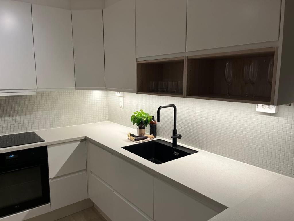 3 Bedroom - Free Parking