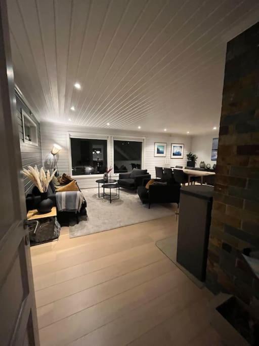 Villa 3 Bedroom Villa, Close To Cable Car, With Sauna Tromso