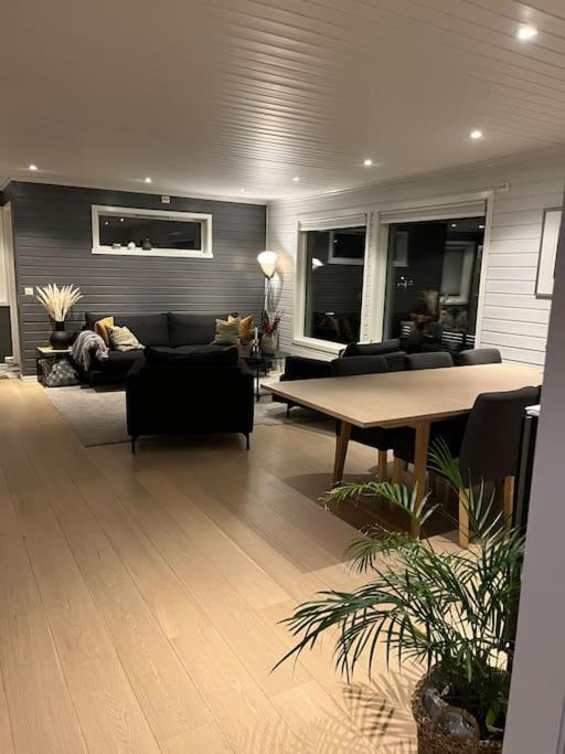 Villa 3 Bedroom Villa, Close To Cable Car, With Sauna Tromso