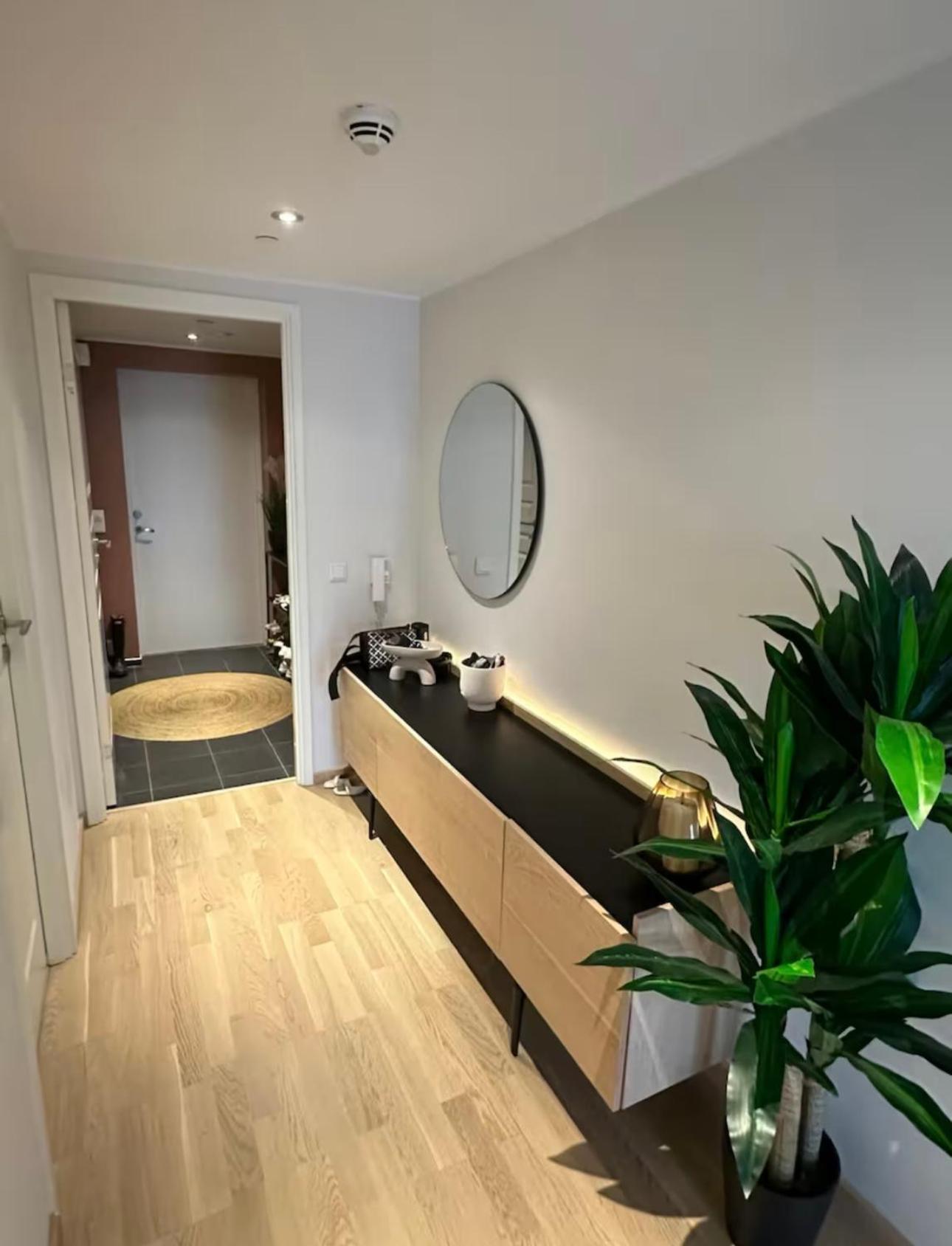 Apartment Two-bedroom Apartment, Free Parking, Perfect For Exploring