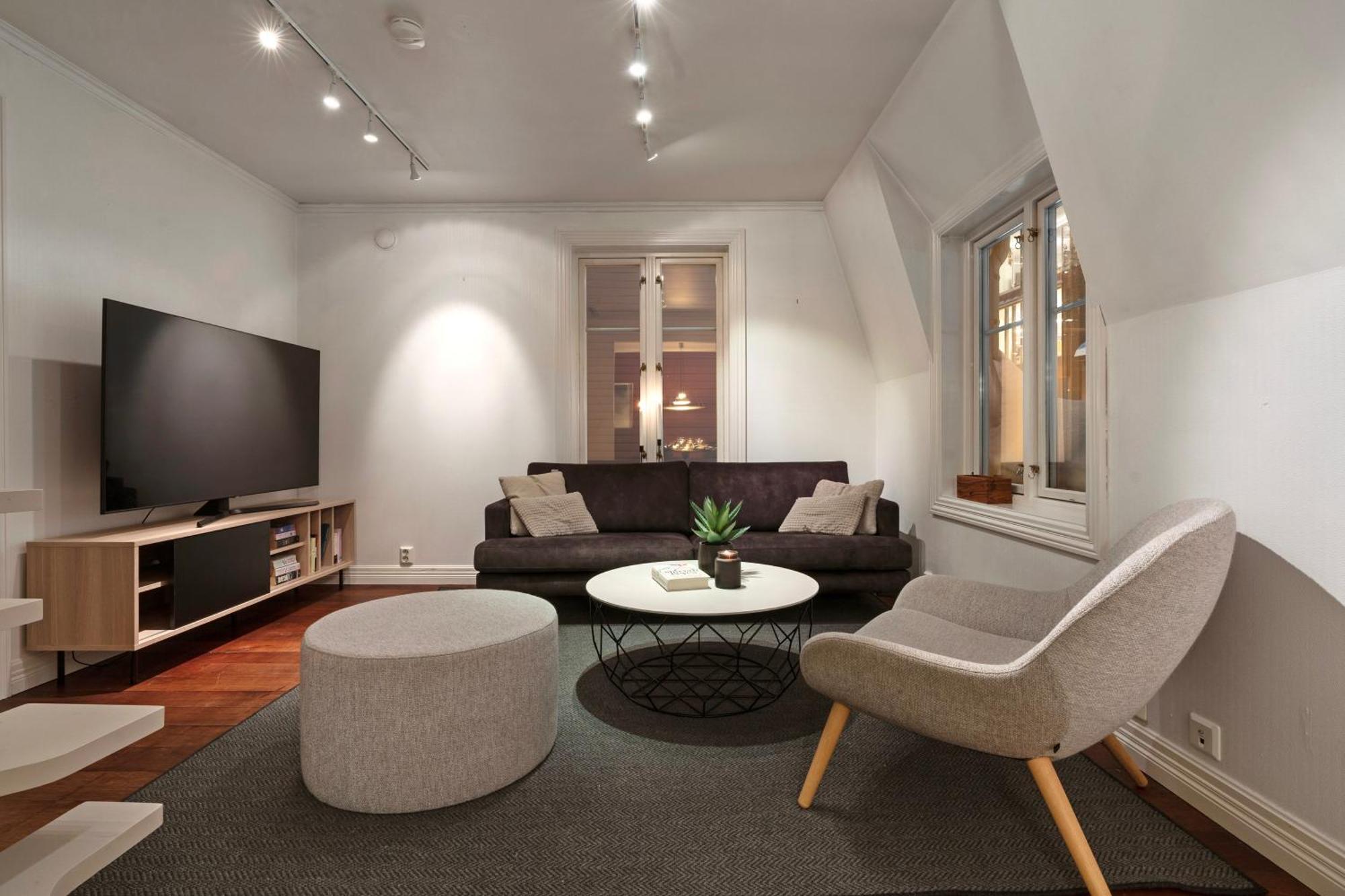 Elegant Center Of Apartment *