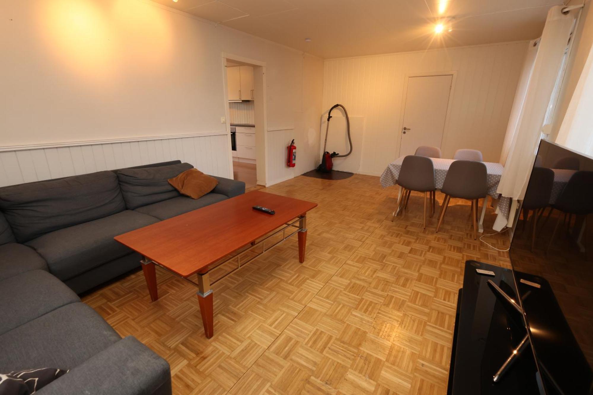 Apartment Close To Center, 900 M, 2 Bedroom, 2nd Floor Tromso