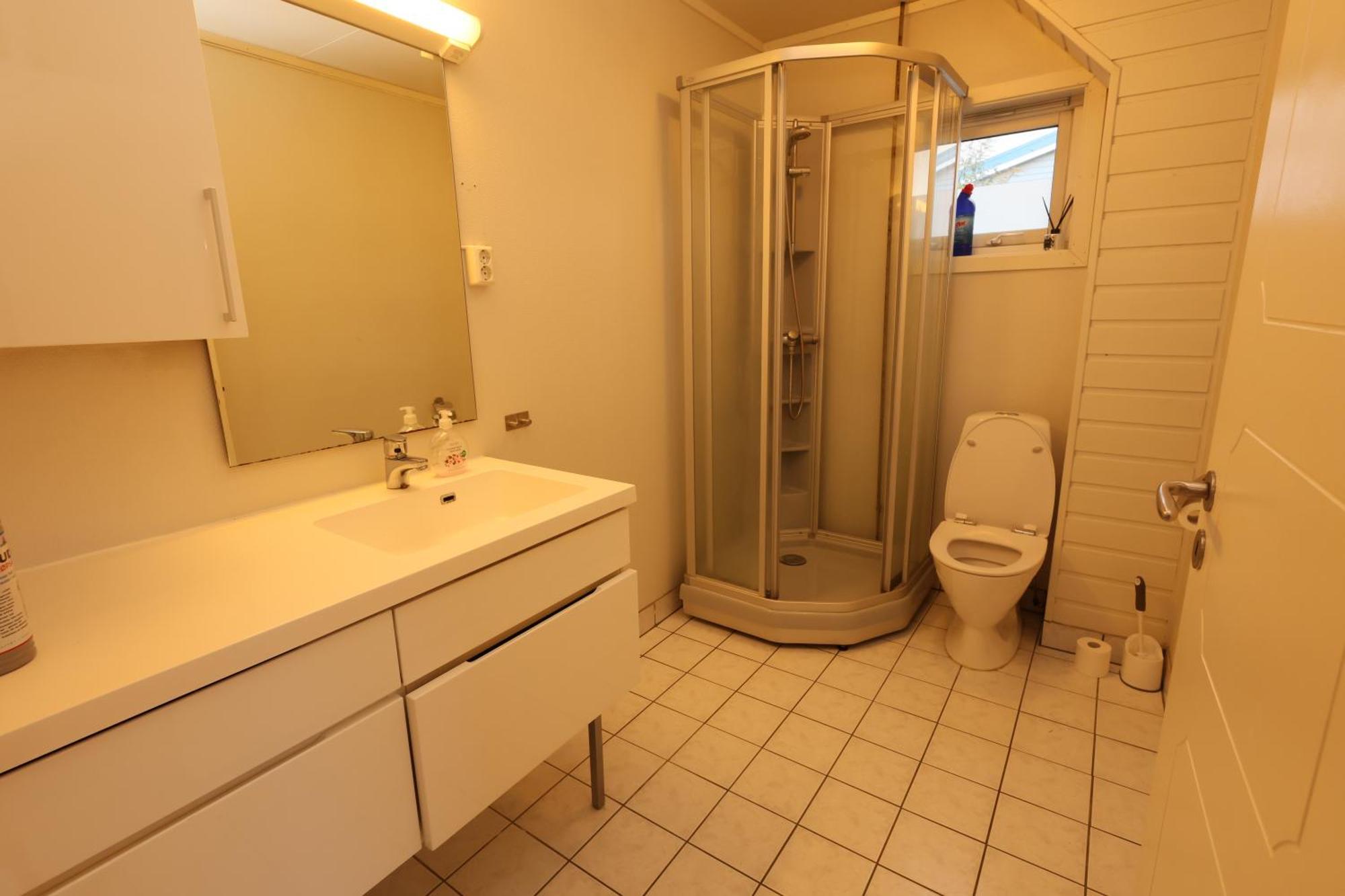 Close To Center, 900 M, 2 Bedroom, 2nd Floor * Tromso