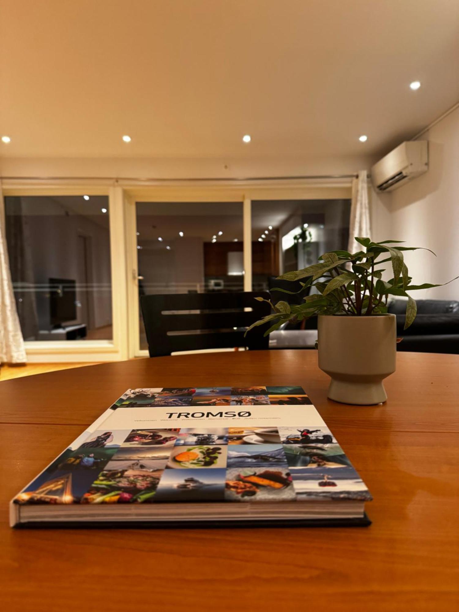 Sentrumsnaer Med Fantastisk Utsikt Apartment Tromso