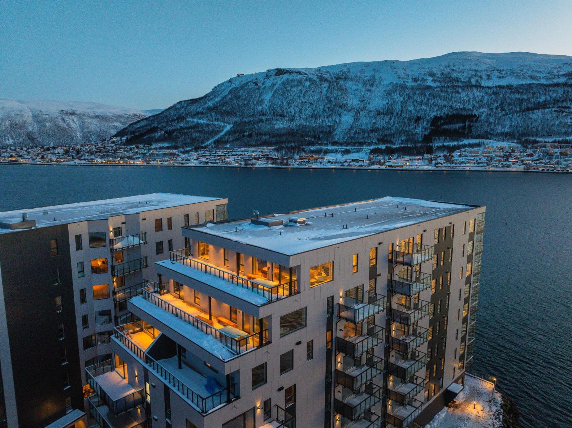 Premium Penthouse Sea & Mountain View Apartment