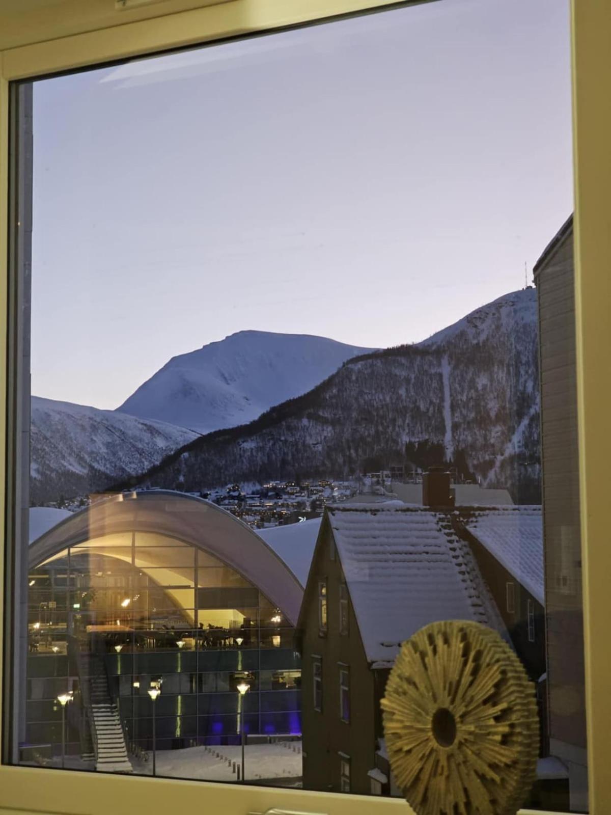 Center Furu With Mountain View! Tromso