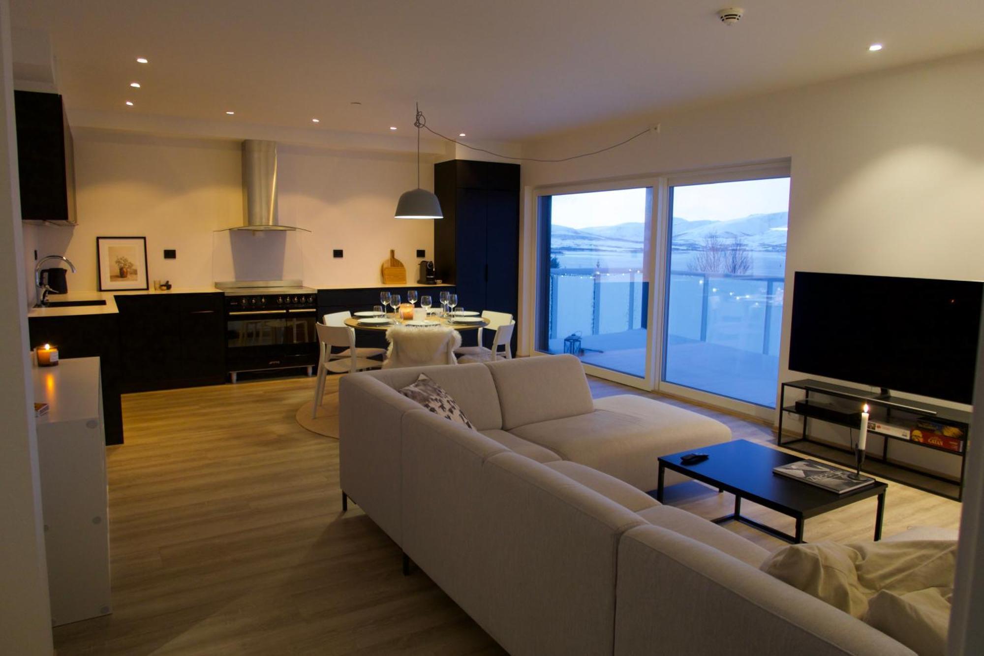 Premium With Beautiful View Apartment