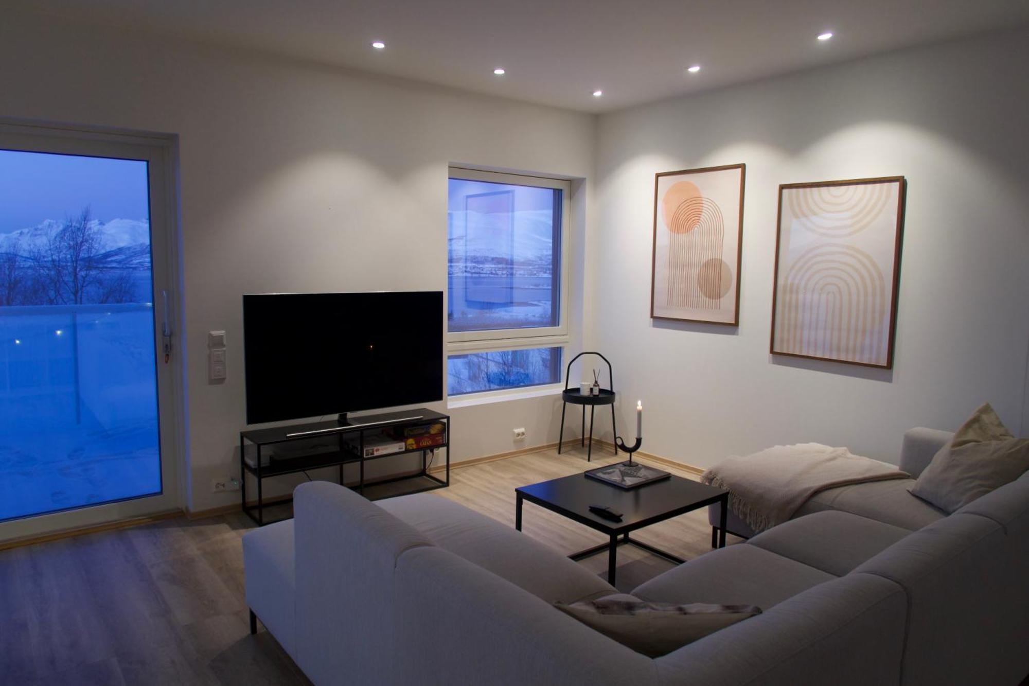Premium With Beautiful View Apartment