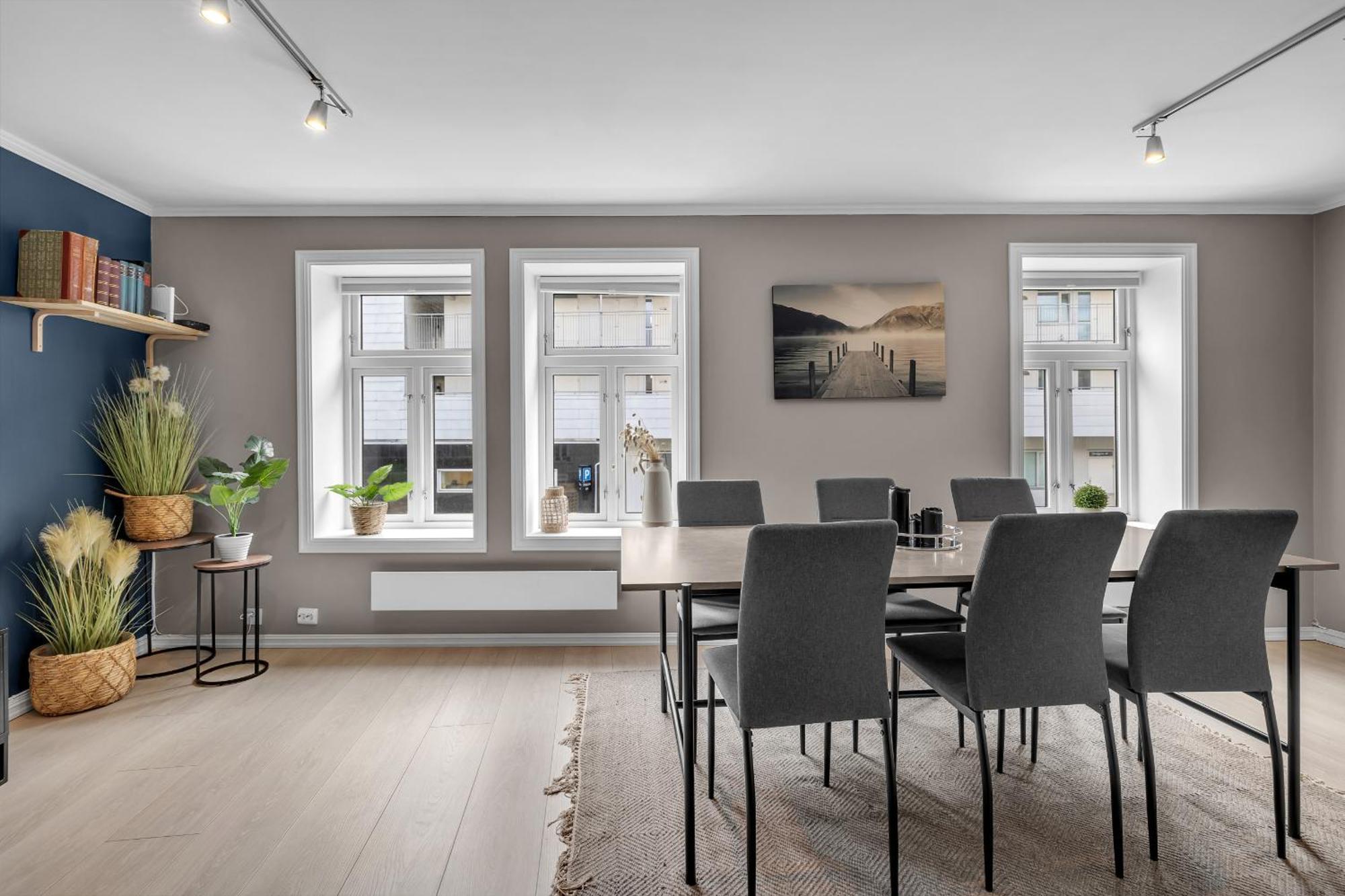 The Urban Cityscape Apartment *