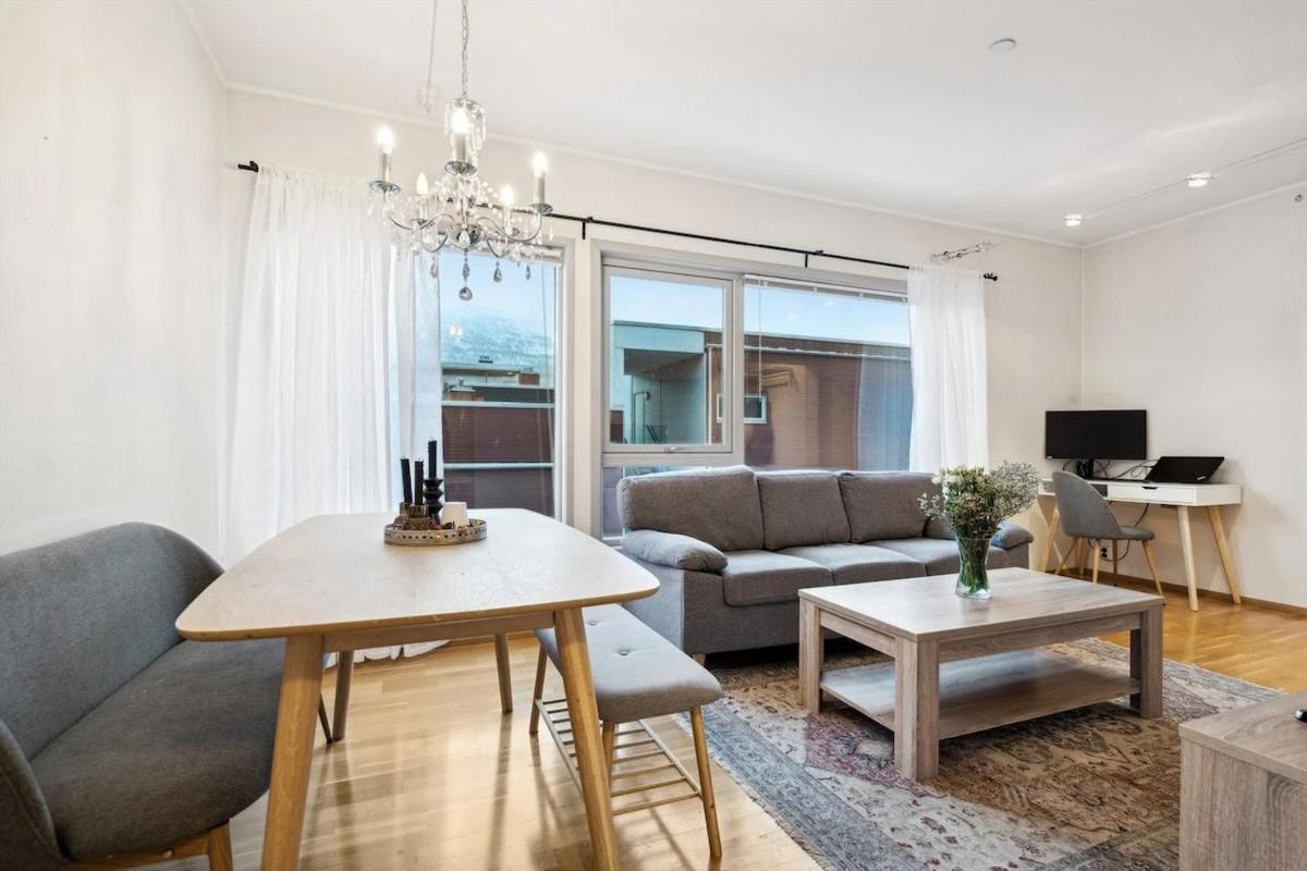 Sentral Leilighet, 2 Soverom, Opptil 5 Personer