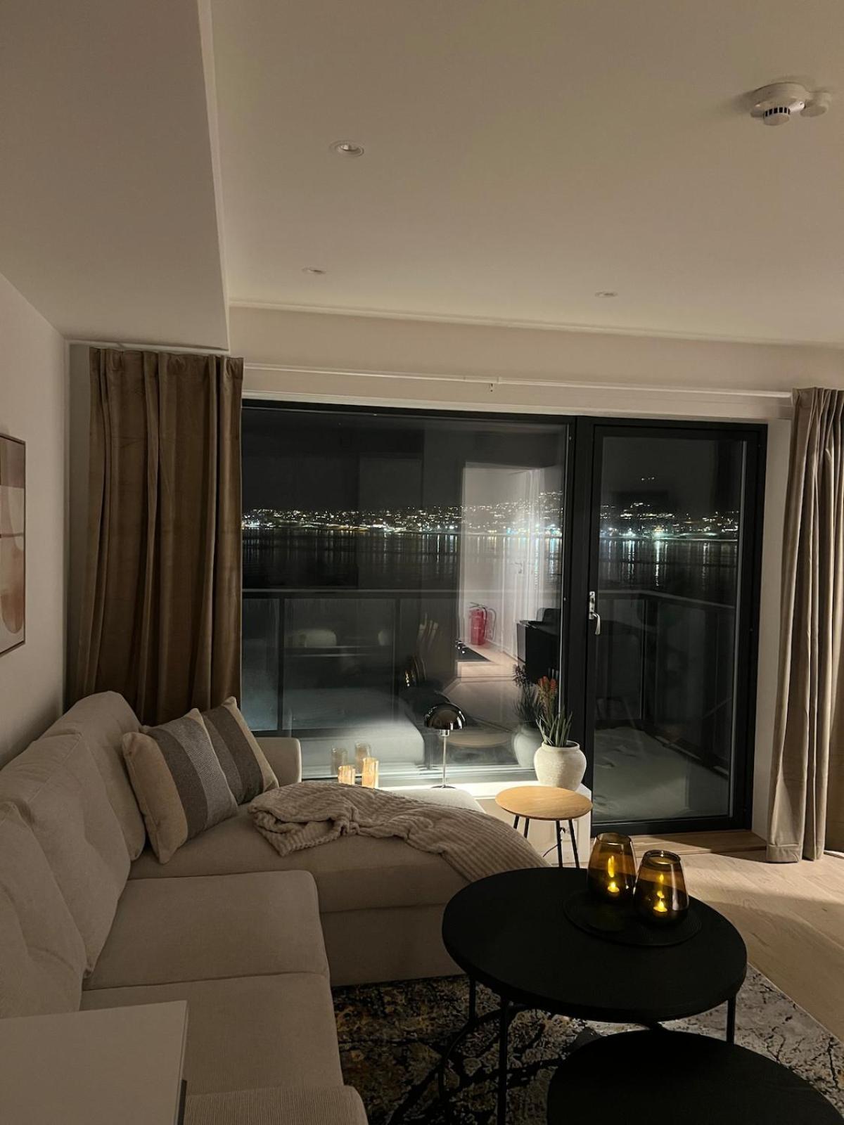 Aurora Star - New Apartment, Fantastic Sea View Apartment Tromso