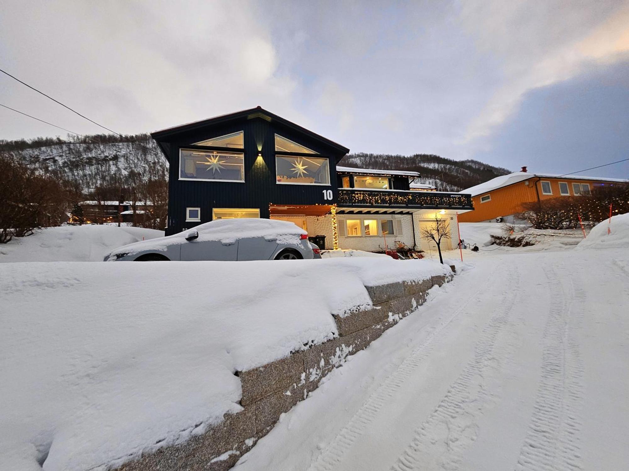 Cozy Close To The And The Mountains *