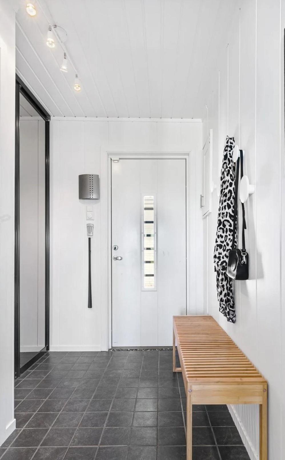 With 4 Bedrooms Villa Tromso