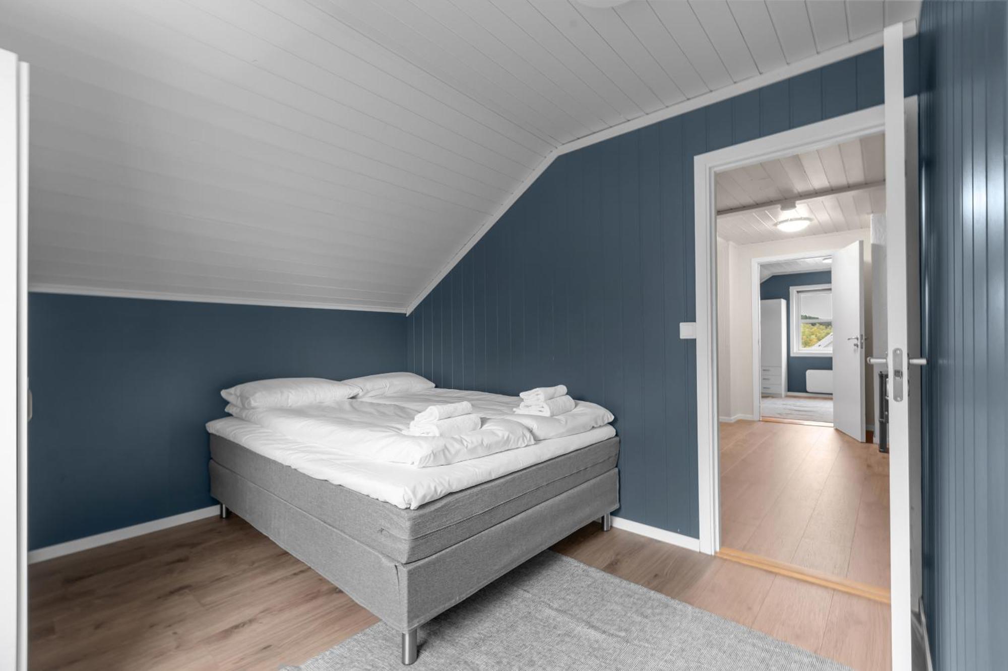 Stort Hus Med Mange Soverom Sentralt I