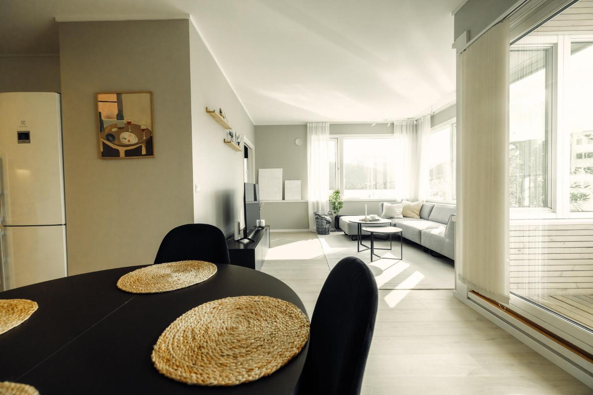 Apartment Sentrumsnaer Med Havutsikt Tromso