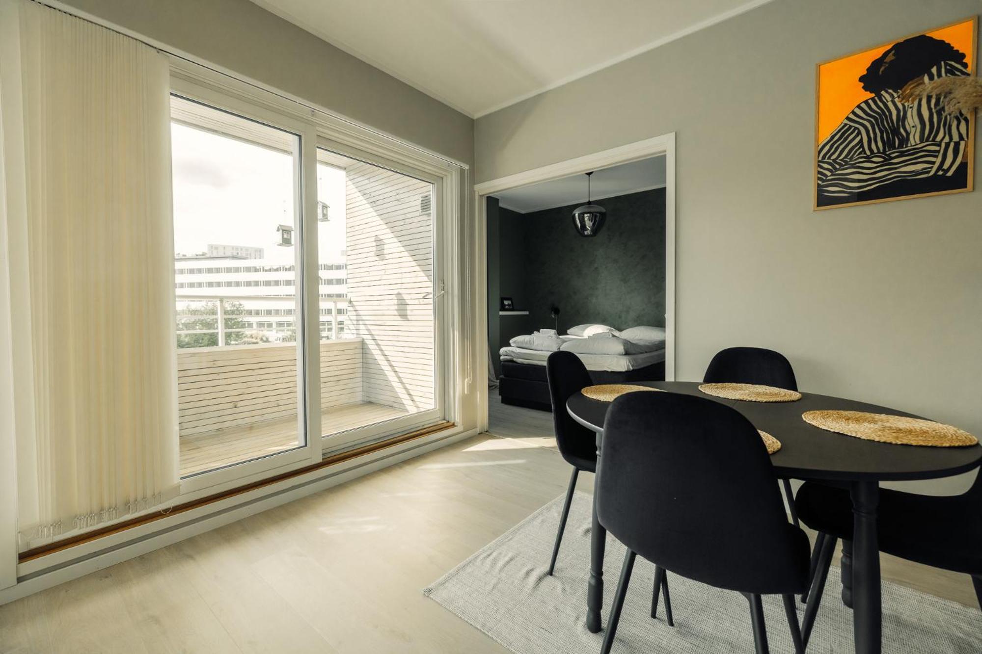 Sentrumsnaer Med Havutsikt Apartment *