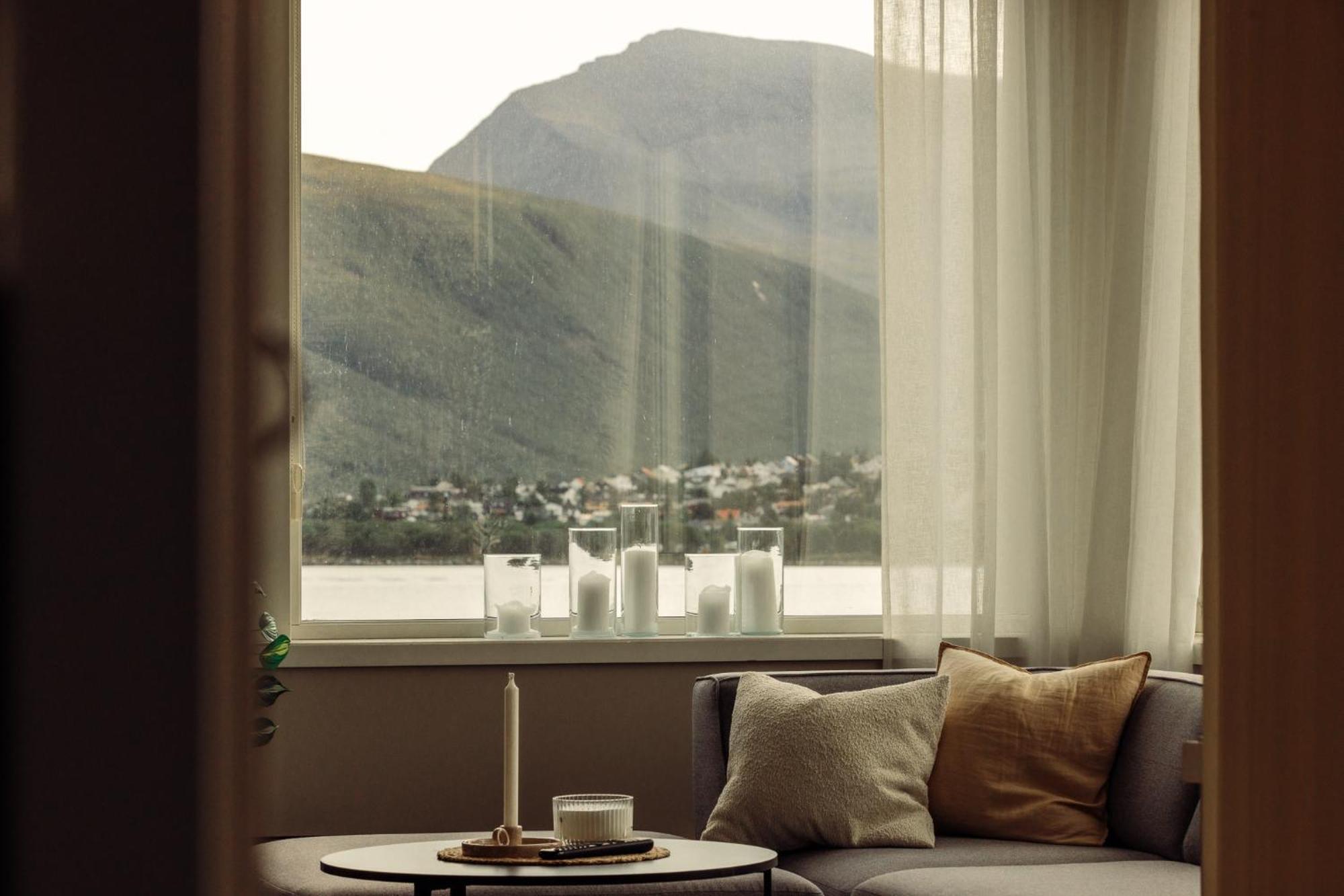 Apartment Sentrumsnaer Med Havutsikt Tromso