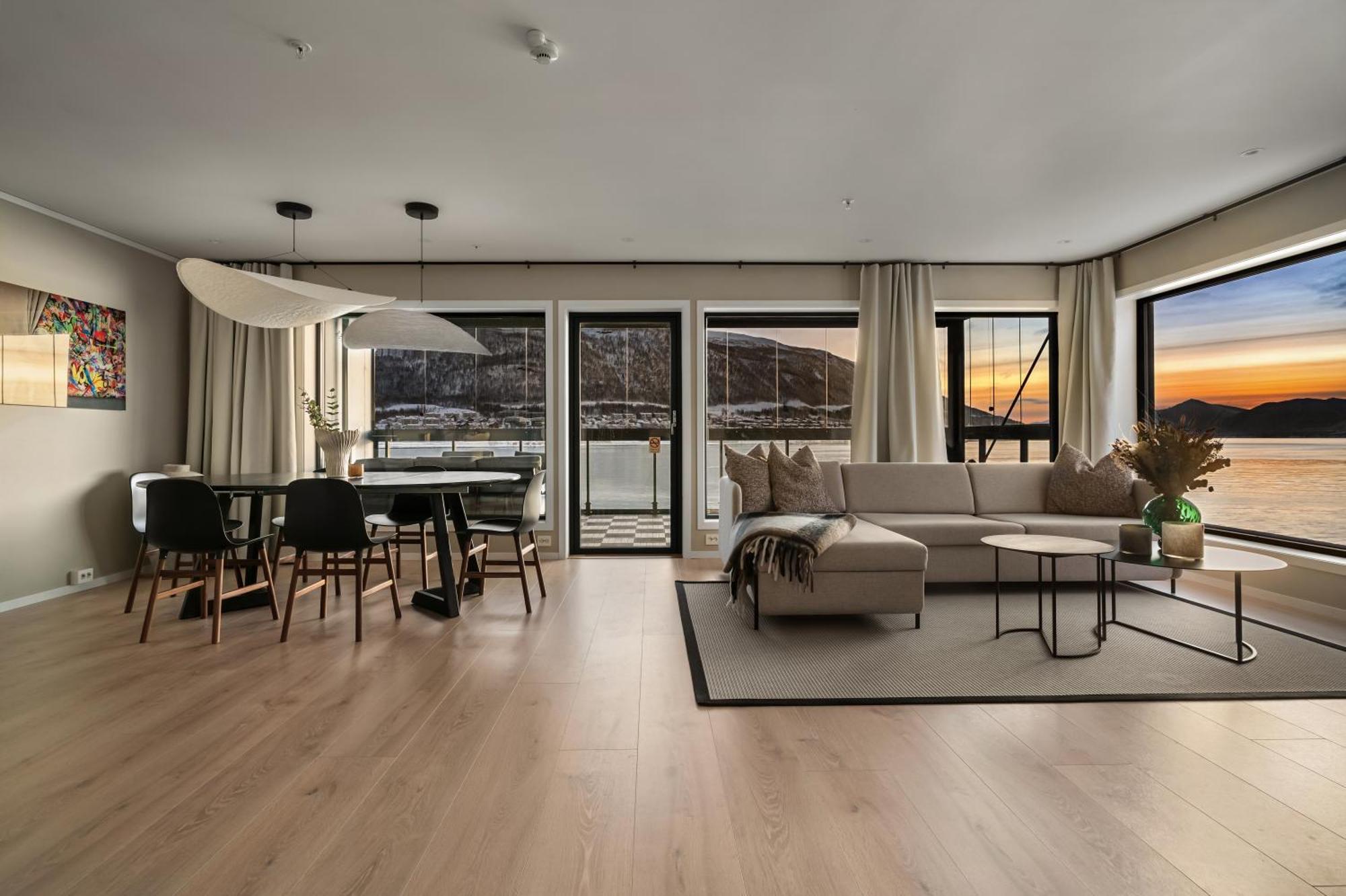 Premium Penthouse Sea & Mountain View Apartment Tromso