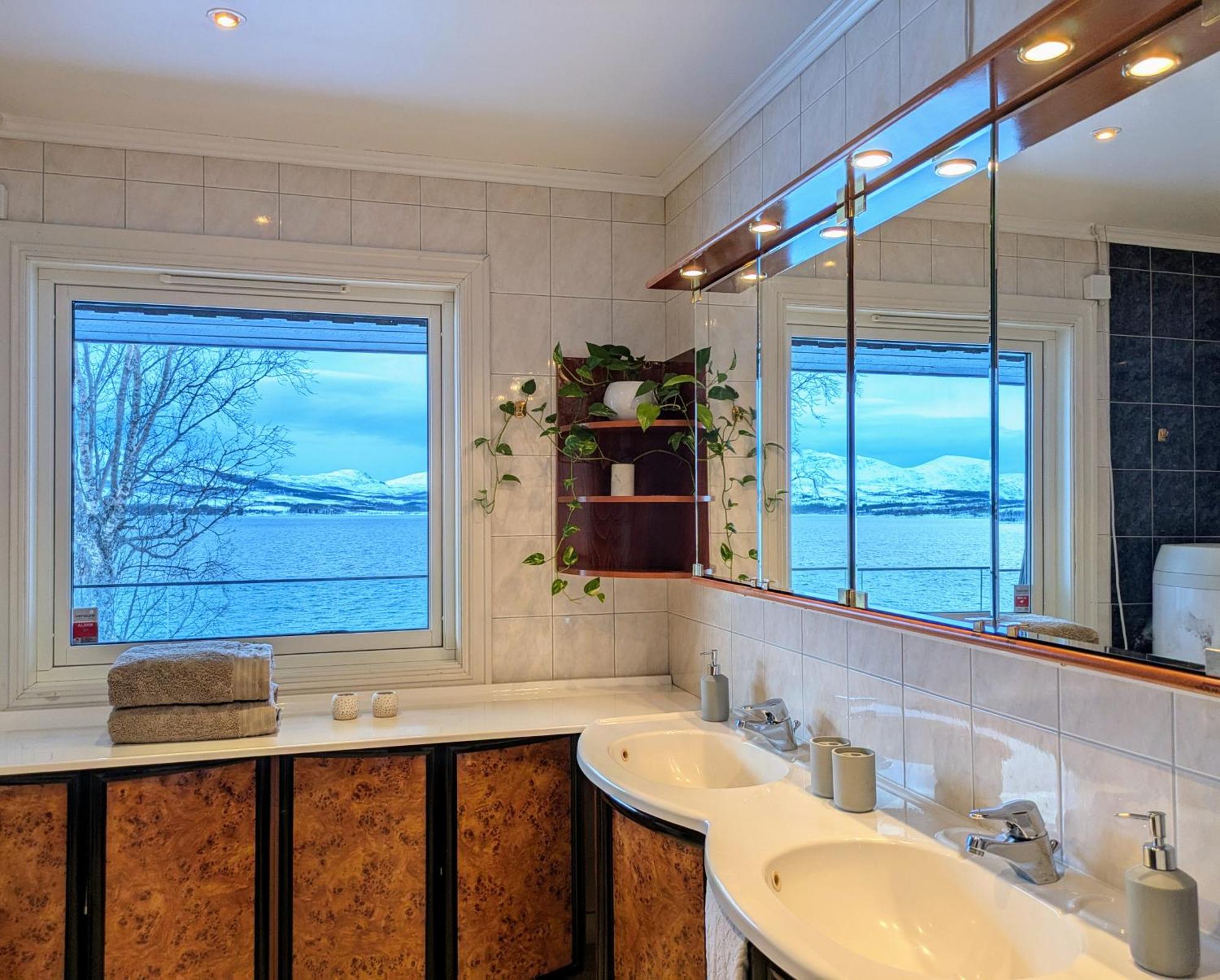 Appartement Hus Med Egen Strandlinje Tromsø