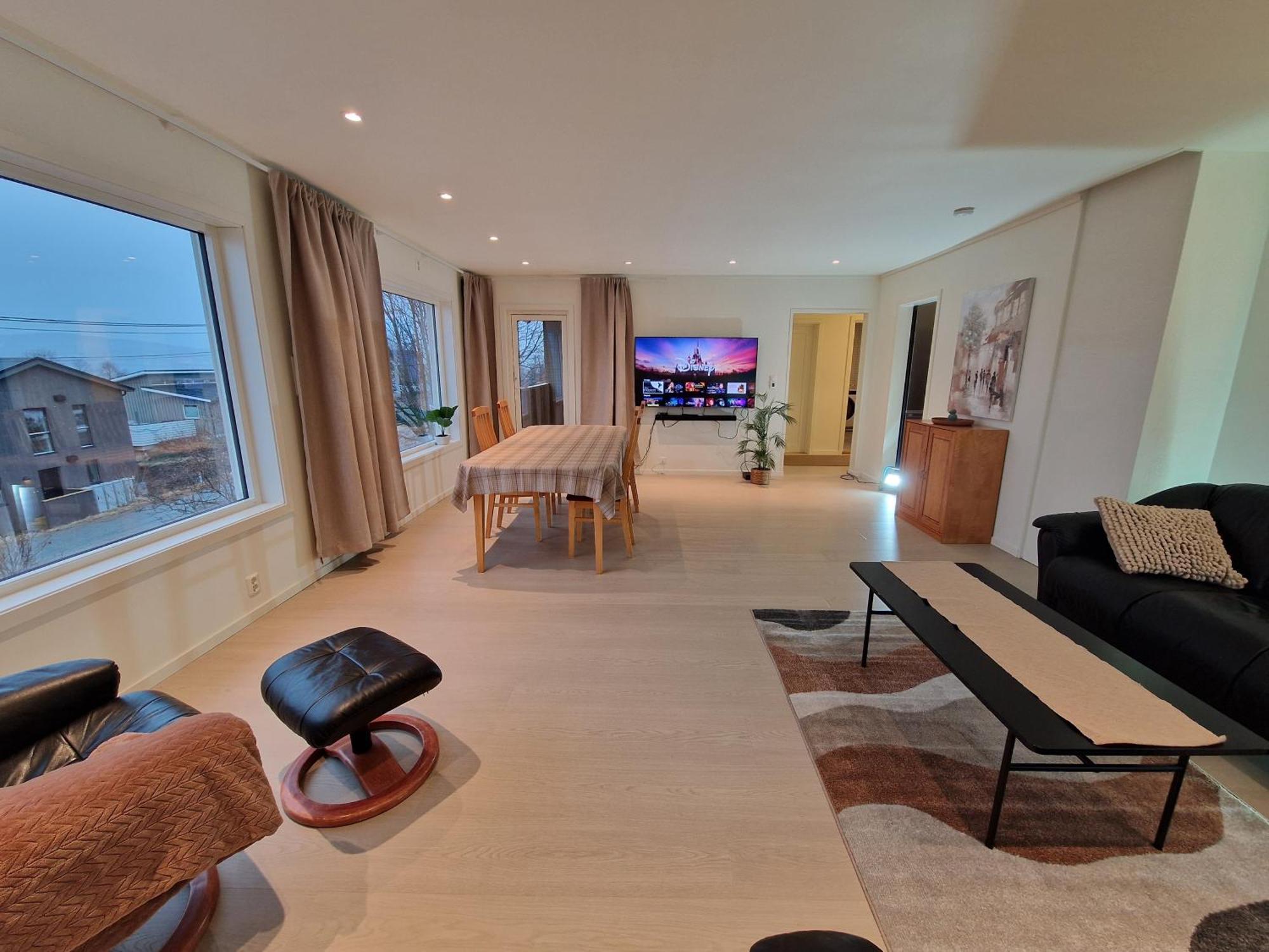 Apartment With Fantastic View And Parking *