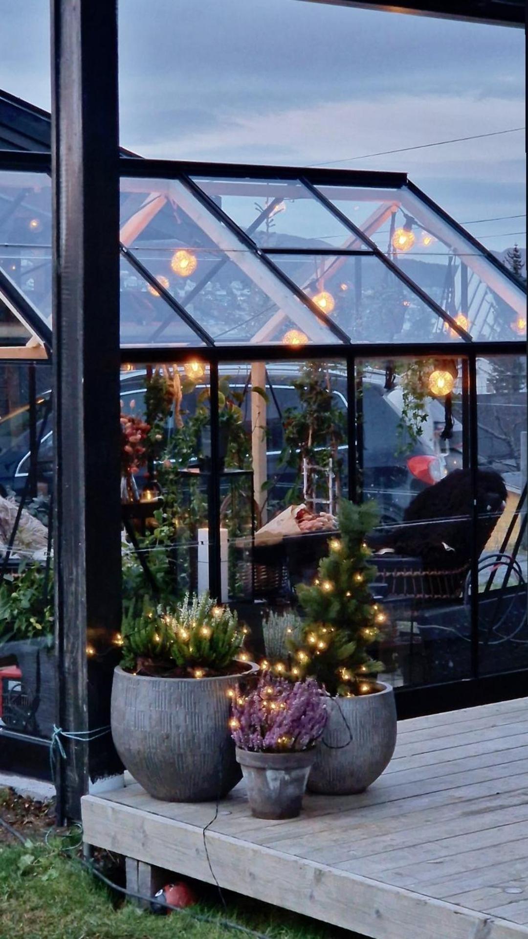 In Tromso, Located Between The Arctic Cathedral And The Cable Car Appartement Tromsø