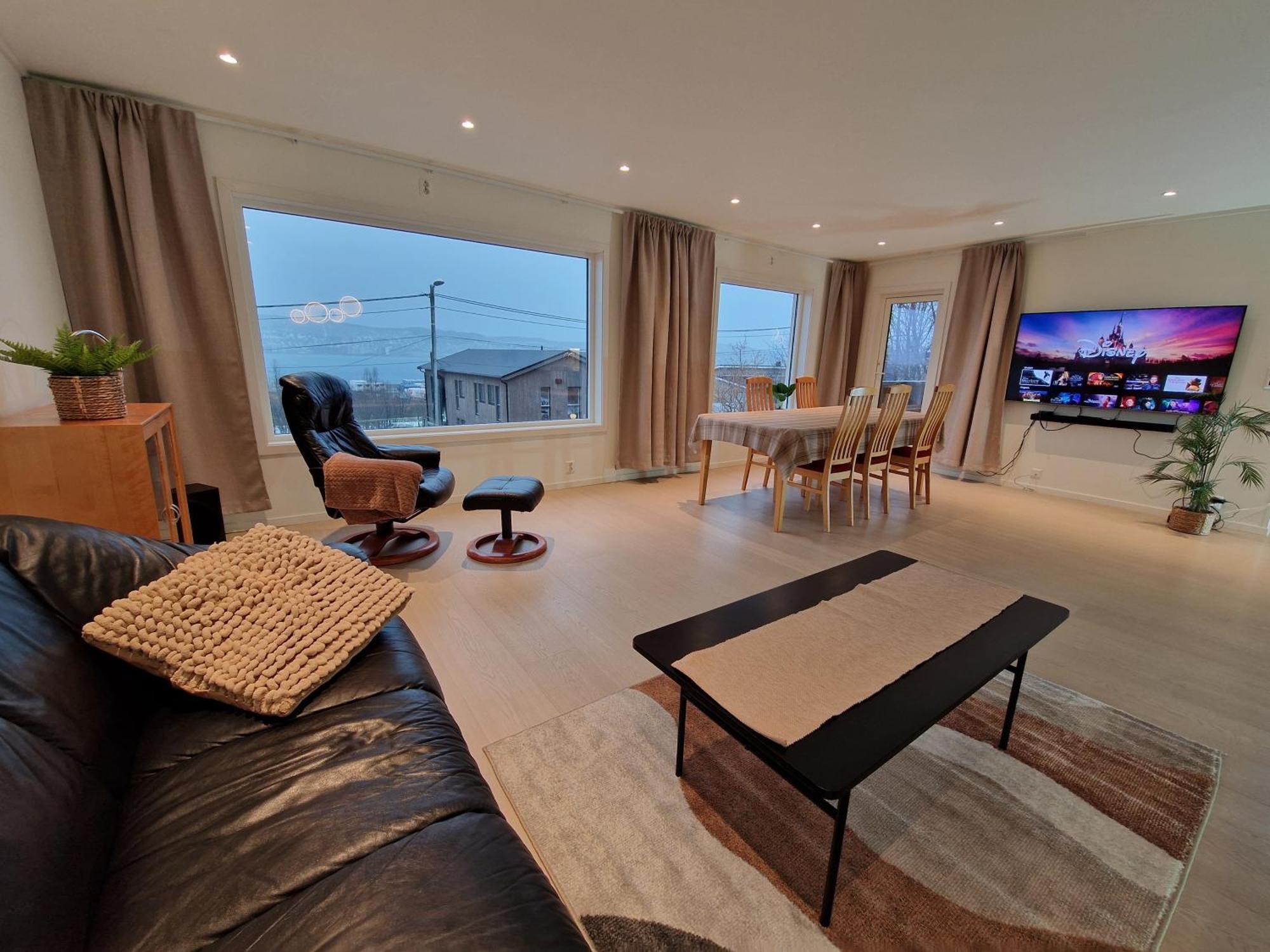 Apartment With Fantastic View And Parking *