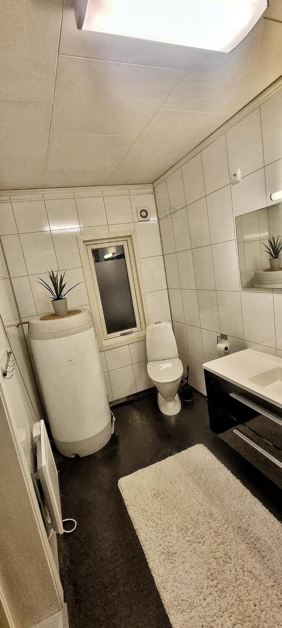 With Own Bedroom Apartment *