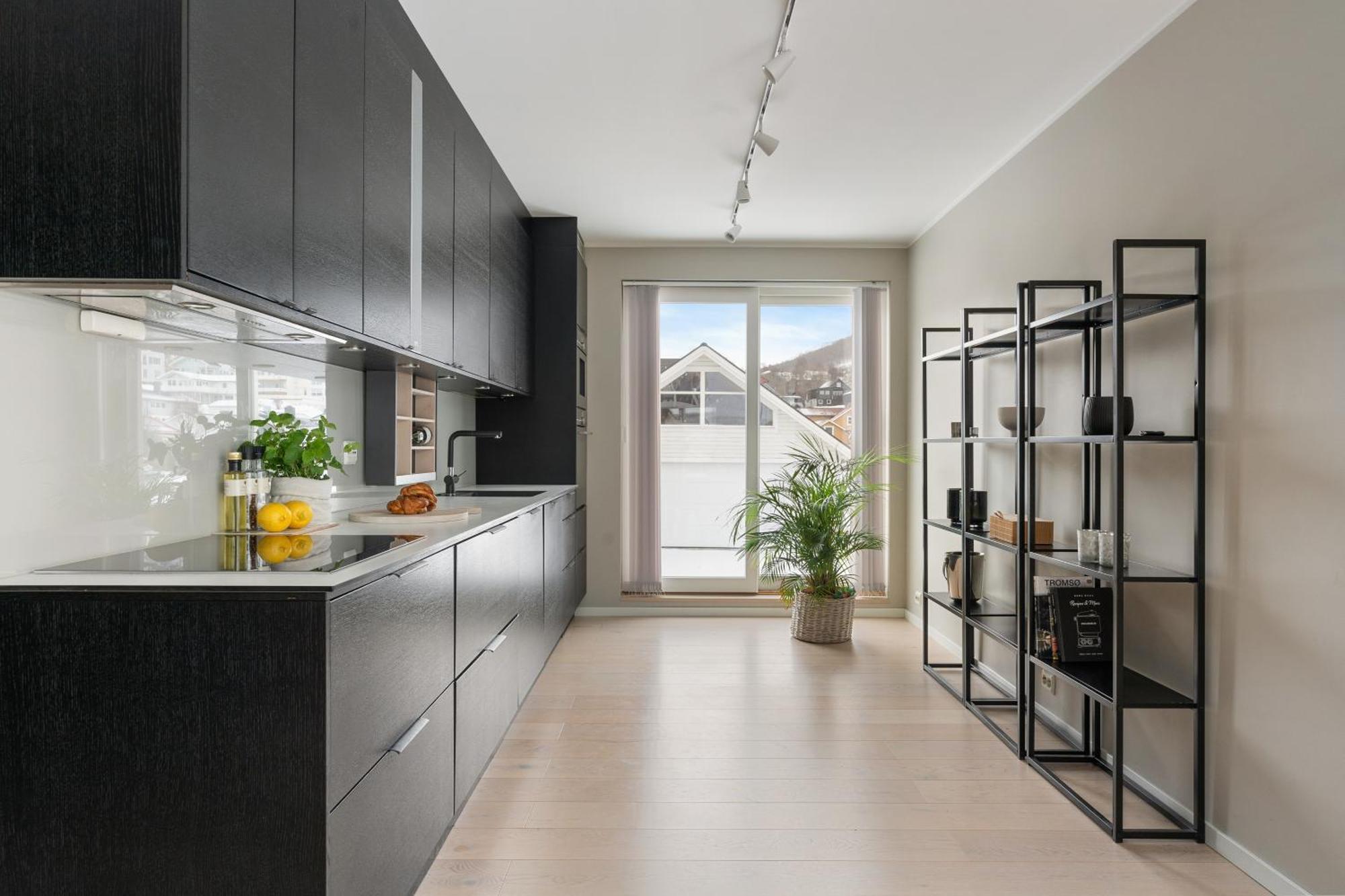Luxury L Perfect For Large Groups L Quiet And Free Garage Tromso