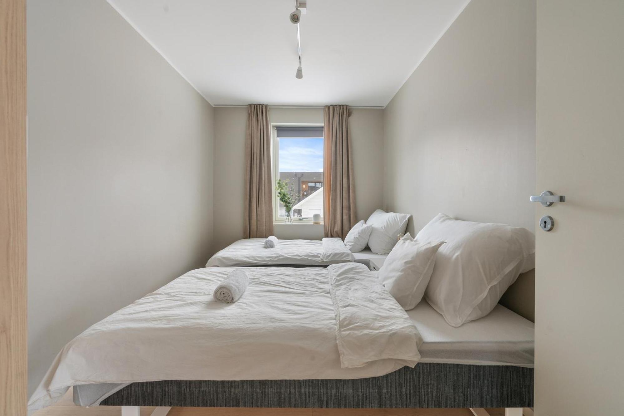 Luxury L Perfect For Large Groups L Quiet And Free Garage