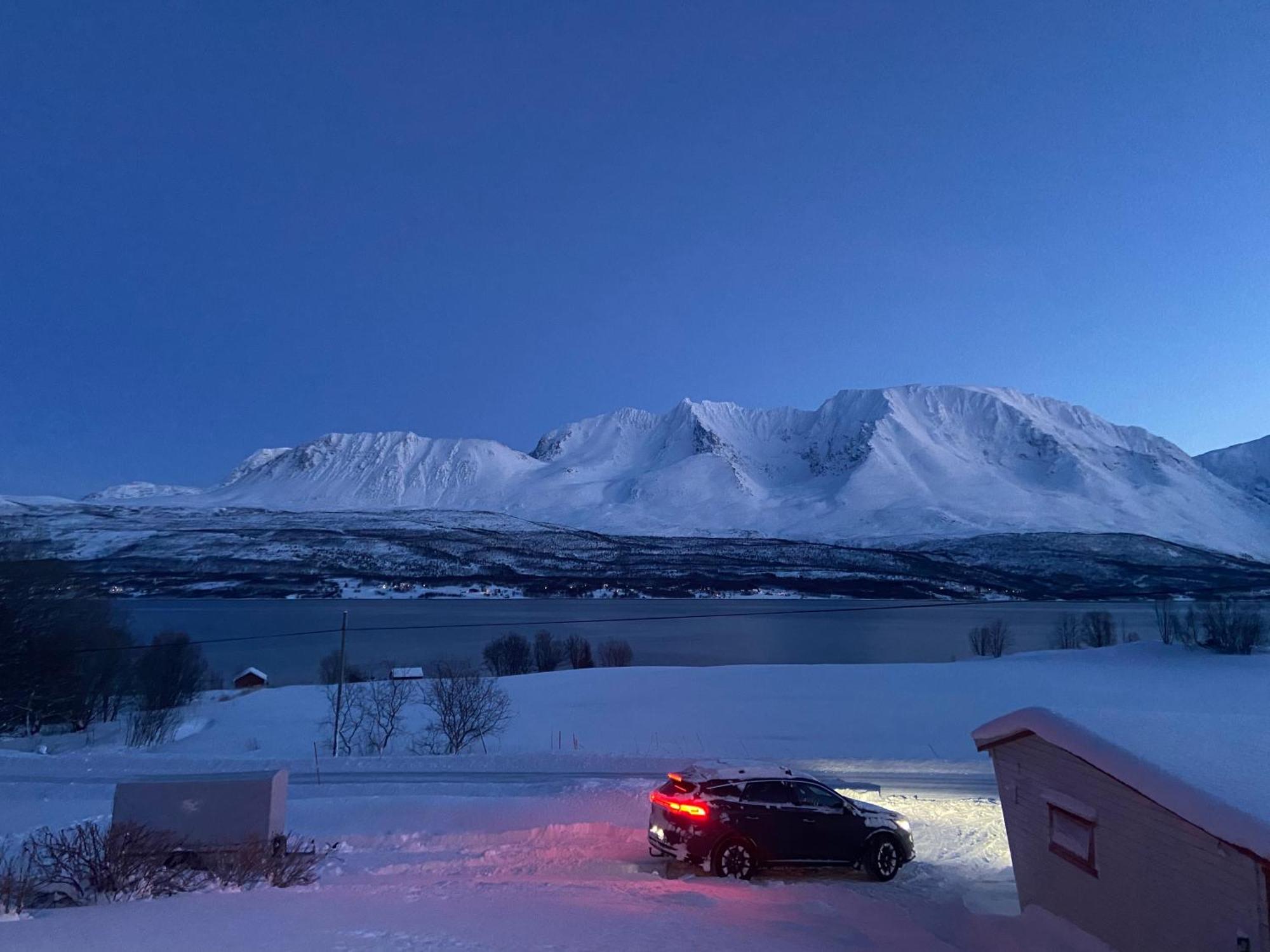 Holiday home Aurora House Under The Mountain Tromso