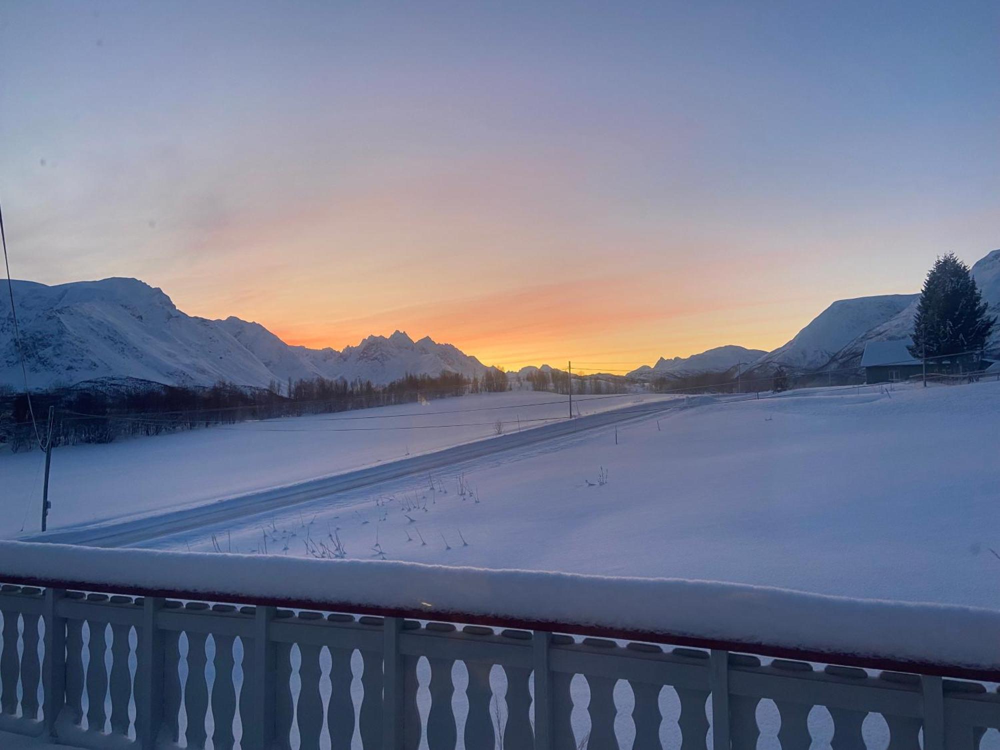 Holiday home Aurora House Under The Mountain Tromso
