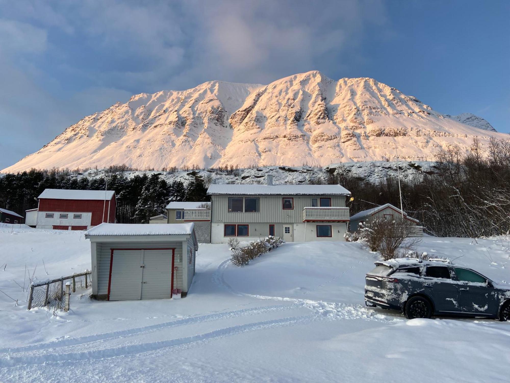 Aurora House Under The Mountain * Tromso