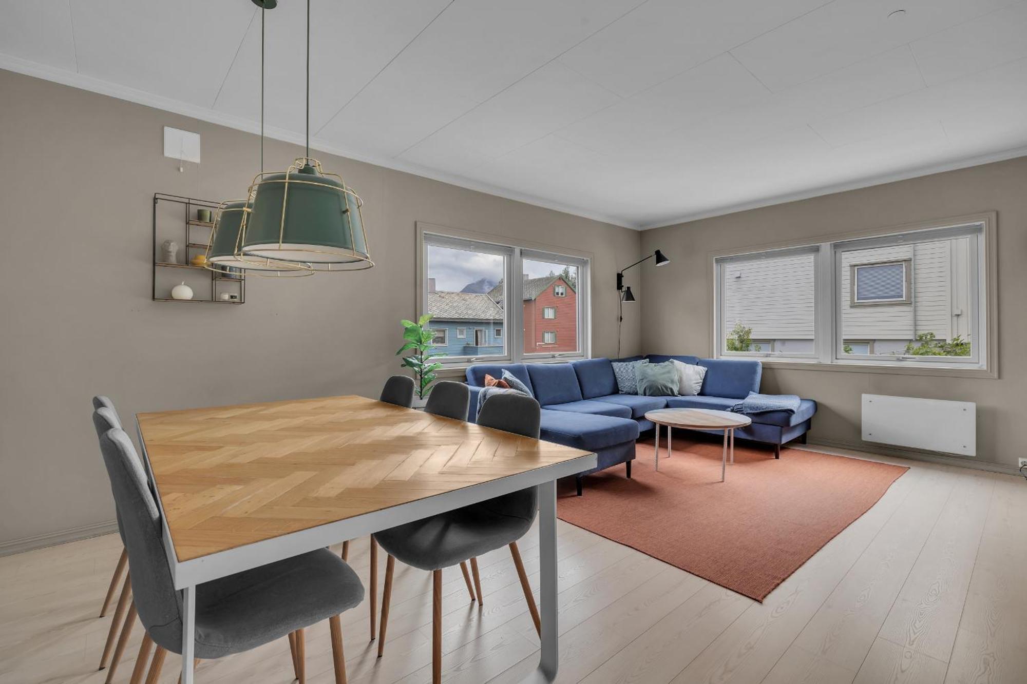 Modern Three-room Close To The Center