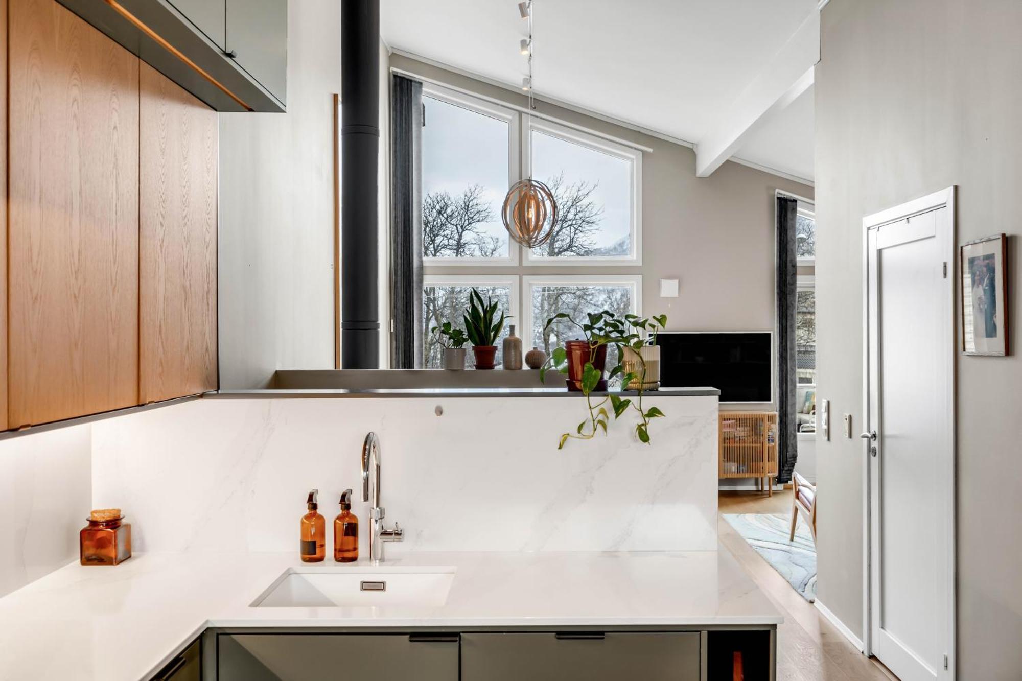 Spacious - Free Parking Apartment