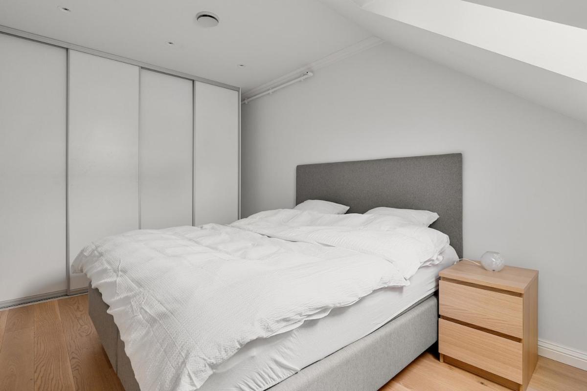 Modern On The Main Shopping Street Apartment *